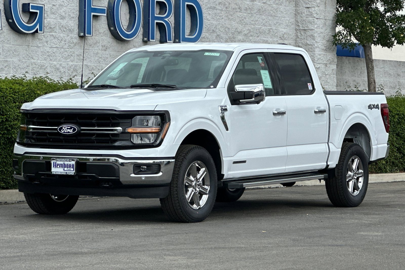 New 2025 Ford F150 XLT w/ Equipment Group 302A MID image 8