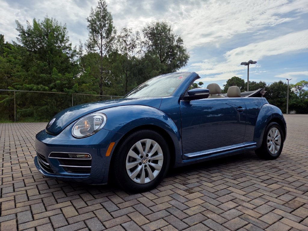 Used 2019 Volkswagen Beetle 2.0T S FWD image 3