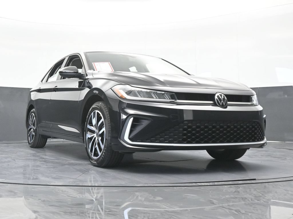 Used 2025 Volkswagen Jetta SE FWD image 60