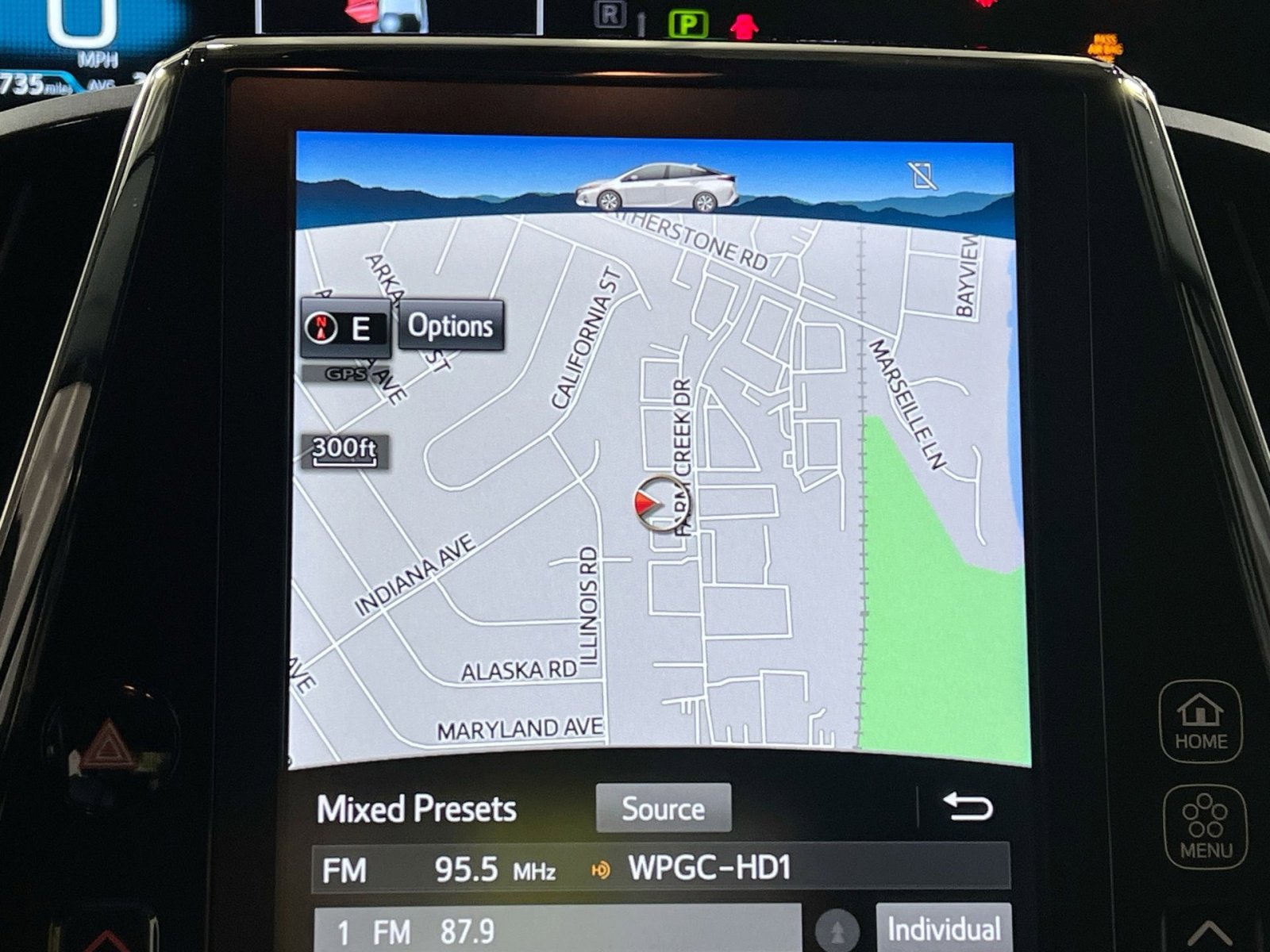 Used 2022 Toyota Prius Prime XLE image 19