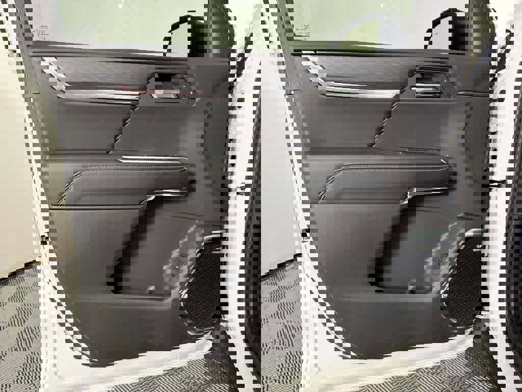 New 2025 GMC Acadia Elevation w/ Elevation Premium Package image 15