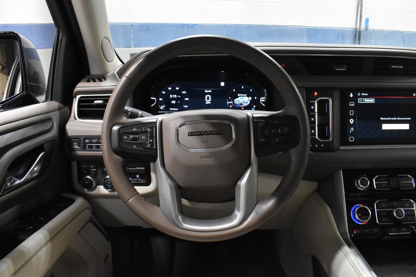 Used 2023 GMC Yukon XL Denali w/ Max Trailering Package image 11