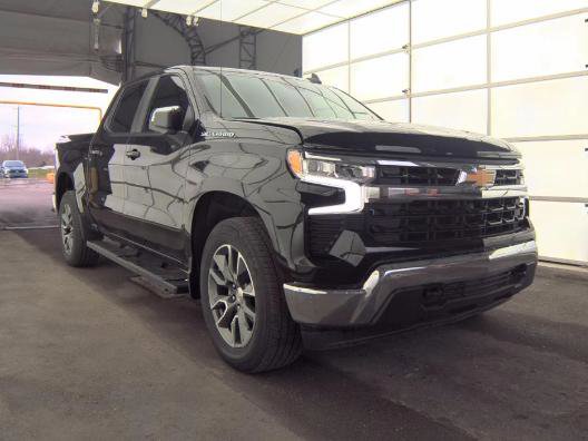 Used 2023 Chevrolet Silverado 1500 LT w/ Convenience Package II AWD/4WD image 2