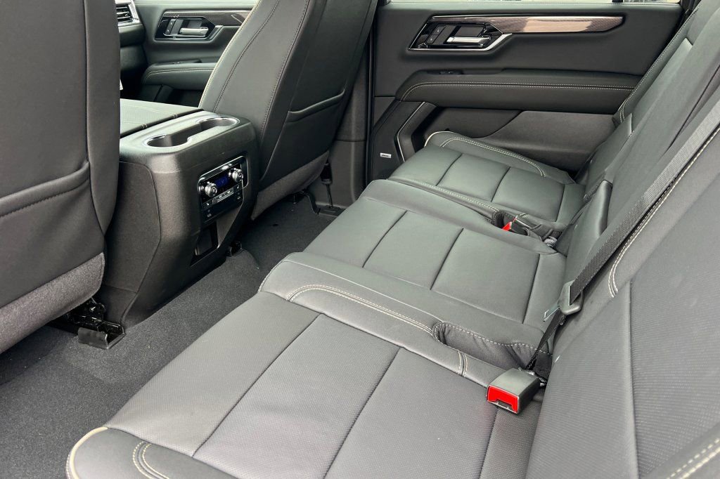 New 2026 GMC Yukon XL Elevation image 9
