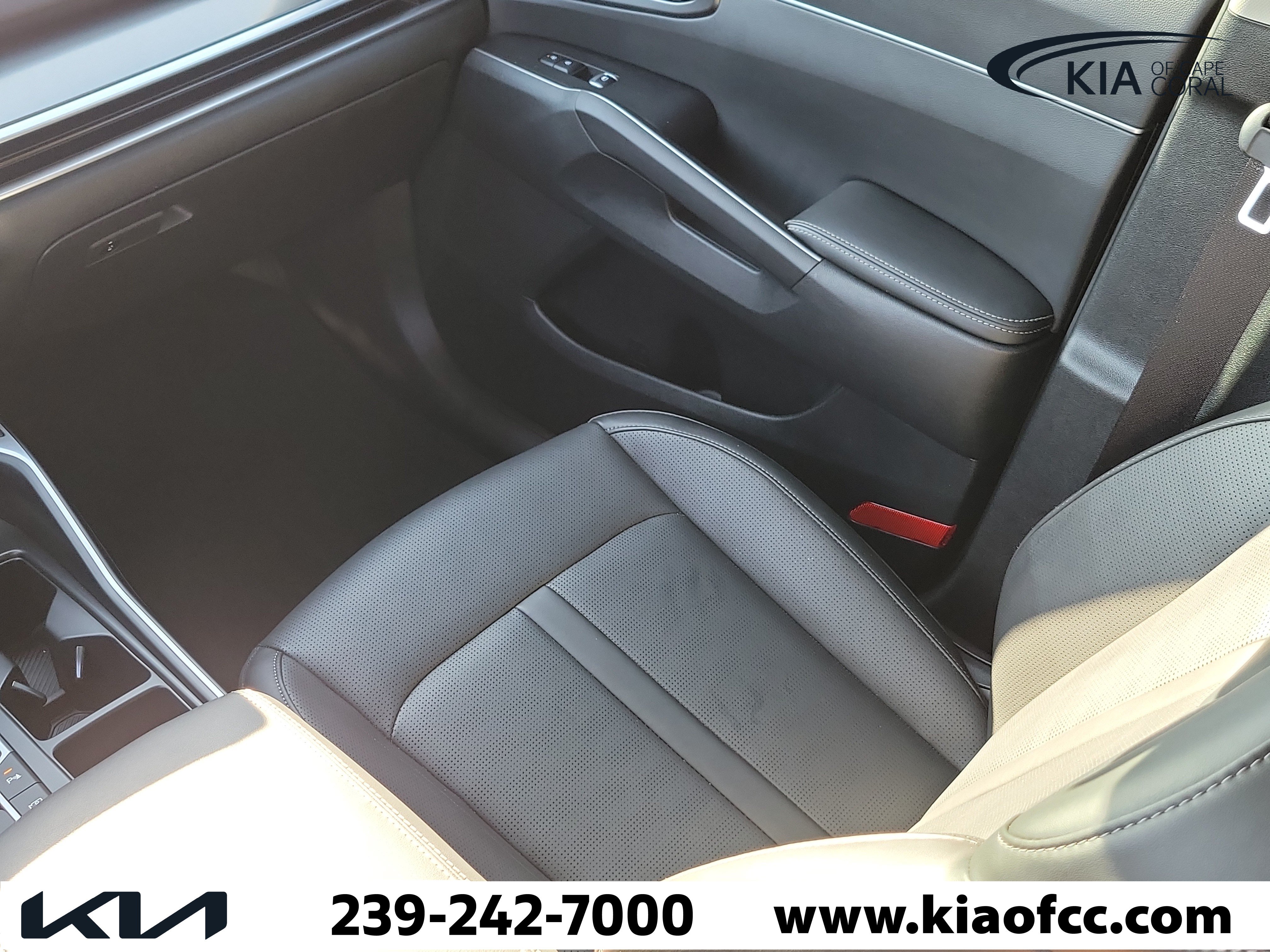 Certified 2025 Kia Sorento S w/ Panoramic Sunroof Package FWD image 18