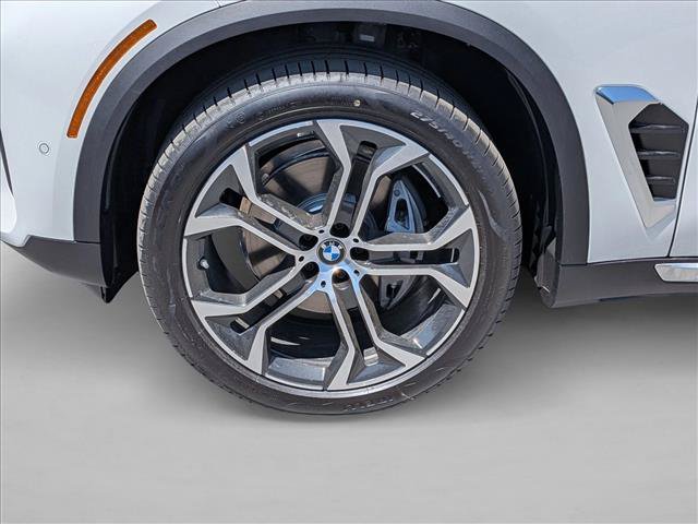 New 2026 BMW X5 xDrive40i AWD/4WD image 10