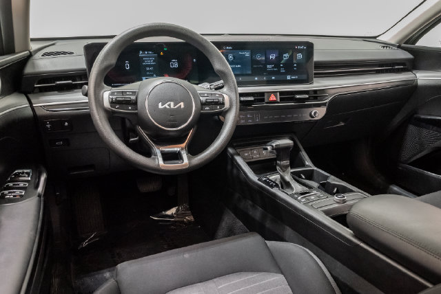 Used 2025 Kia K5 LXS FWD image 7
