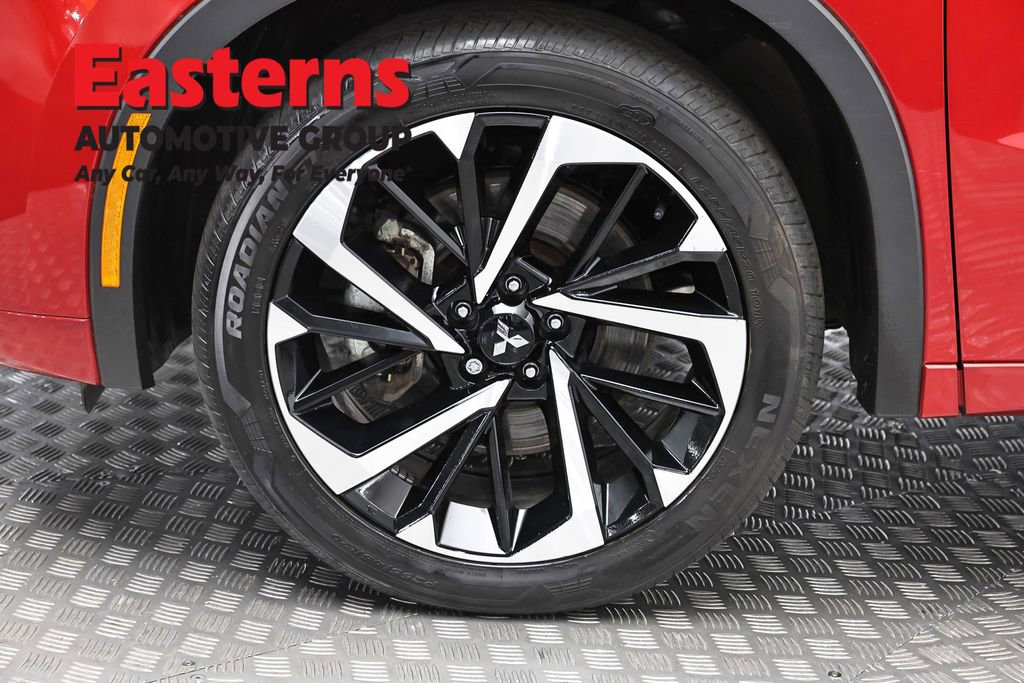 Used 2023 Mitsubishi Outlander SEL AWD/4WD image 34