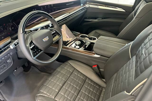 New 2026 Cadillac Escalade ESV Platinum Sport AWD/4WD image 10