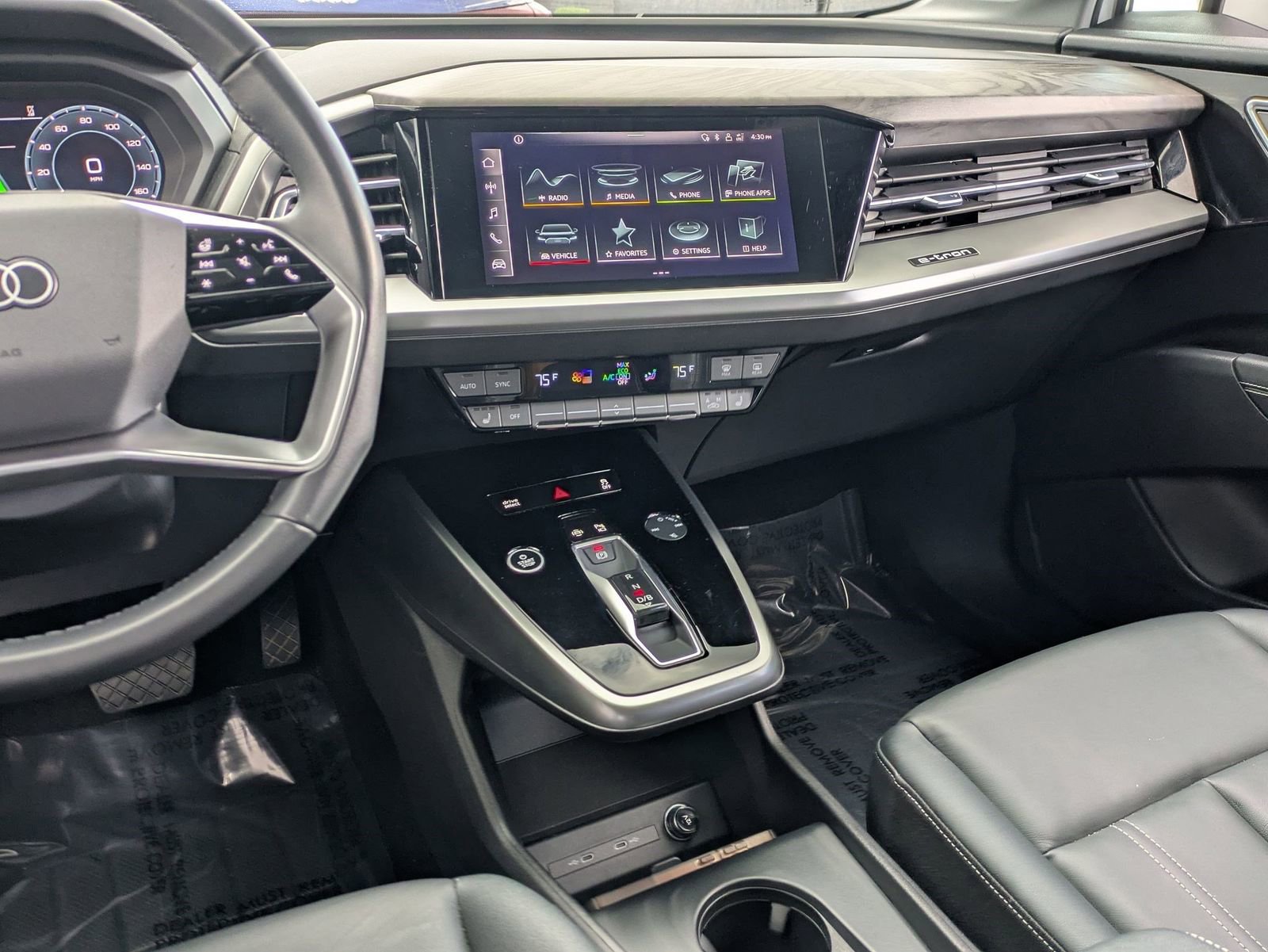 Used 2022 Audi Q4 e-tron Premium Plus w/ Premium Plus image 9