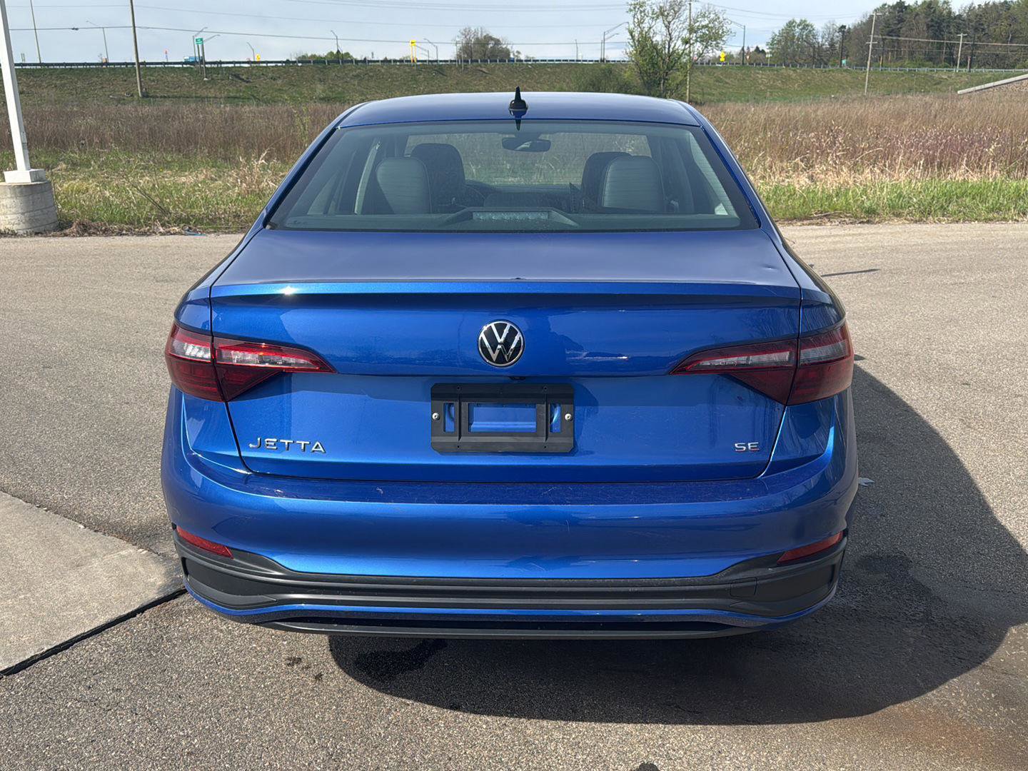 Used 2024 Volkswagen Jetta SE FWD image 4