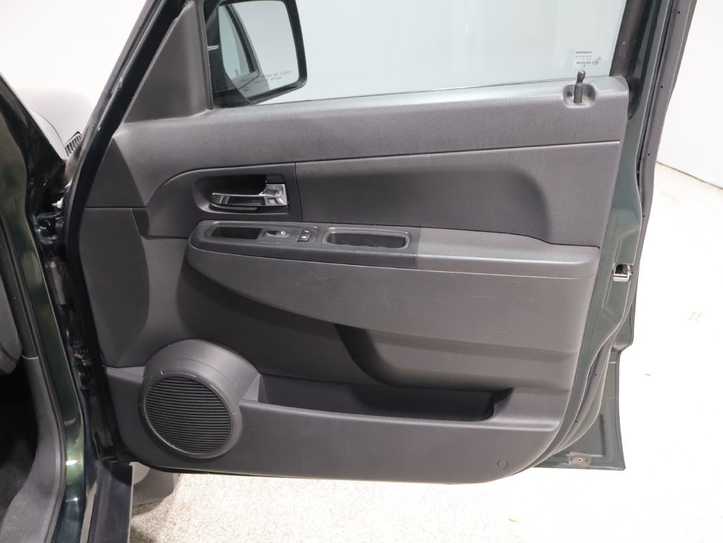 Used 2012 Jeep Liberty Sport AWD/4WD image 22
