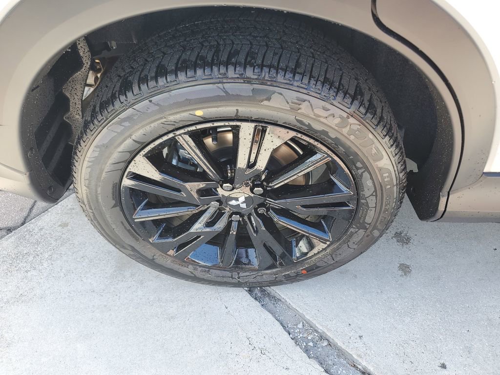 New 2025 Mitsubishi Eclipse Cross Black Edition image 7