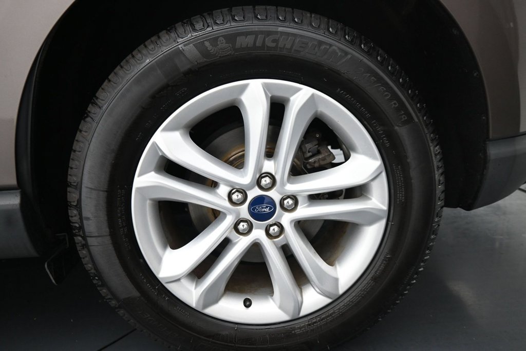 Used 2019 Ford Edge SEL AWD/4WD image 15