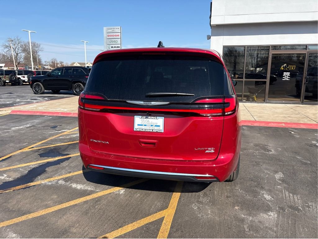 New 2026 Chrysler Pacifica Limited image 4