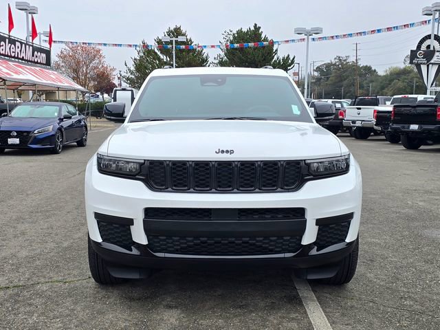 Certified 2024 Jeep Grand Cherokee L Altitude image 2