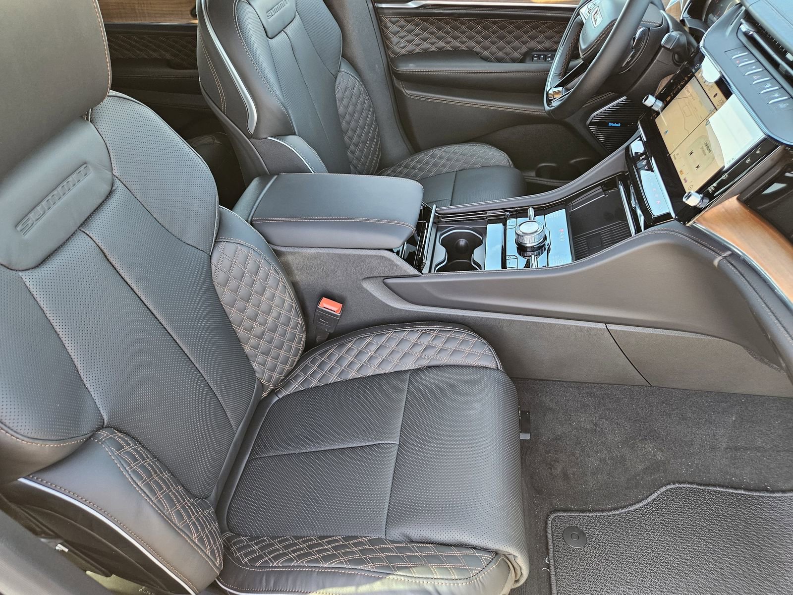 New 2026 Jeep Grand Cherokee L Summit w/ Obsidian Package image 16