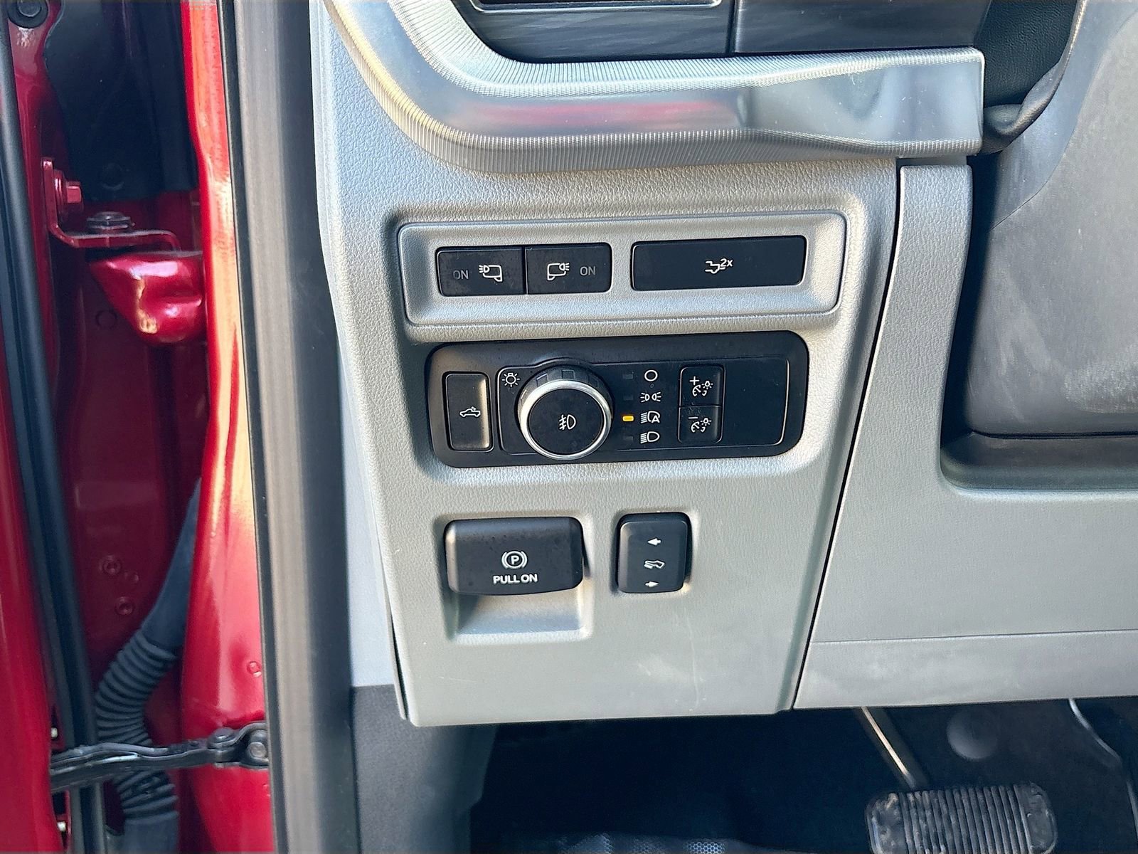 Used 2024 Ford F150 Lariat w/ FX4 Off-Road Package image 10