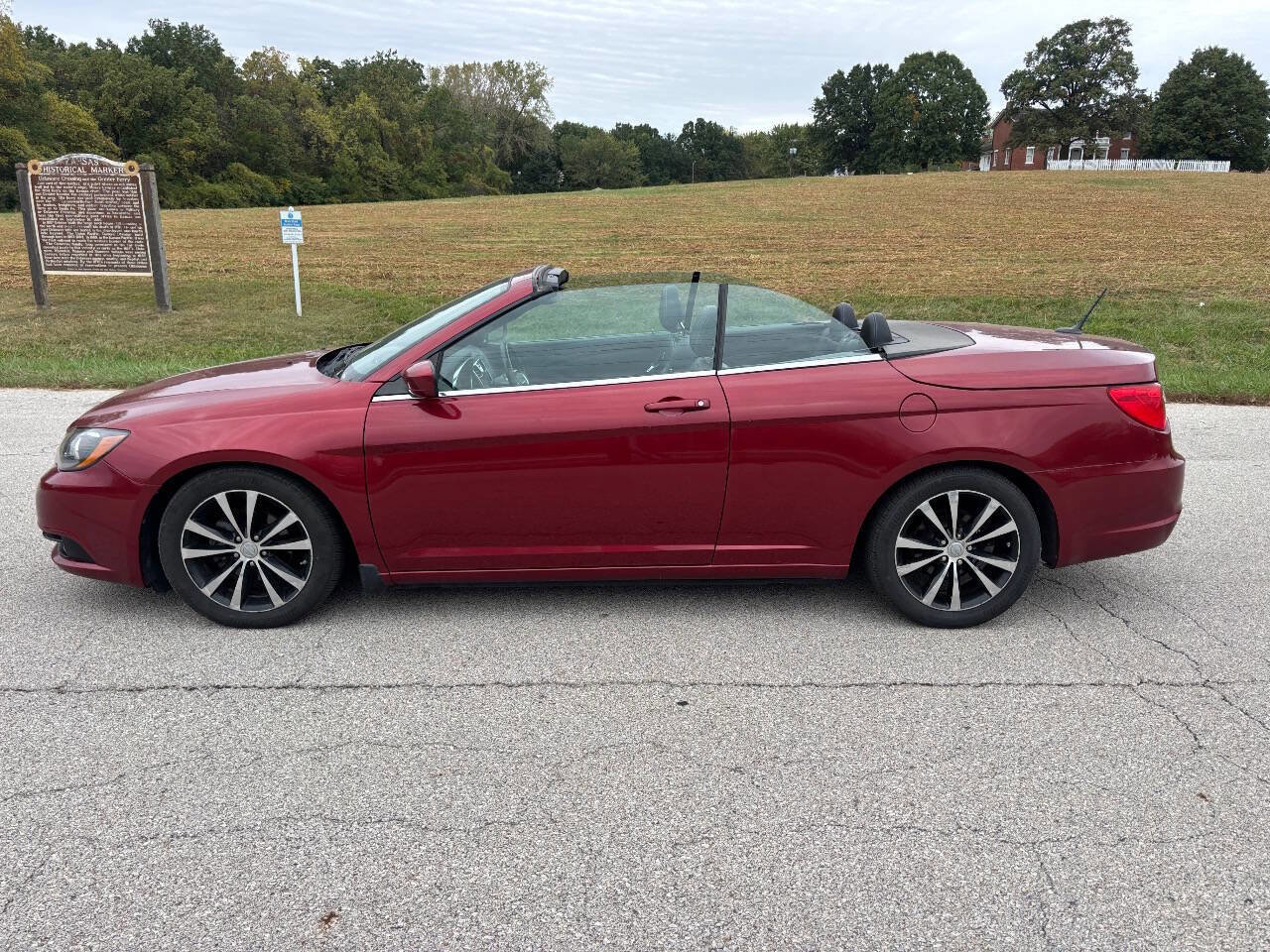 Used 2012 Chrysler 200 S image 7