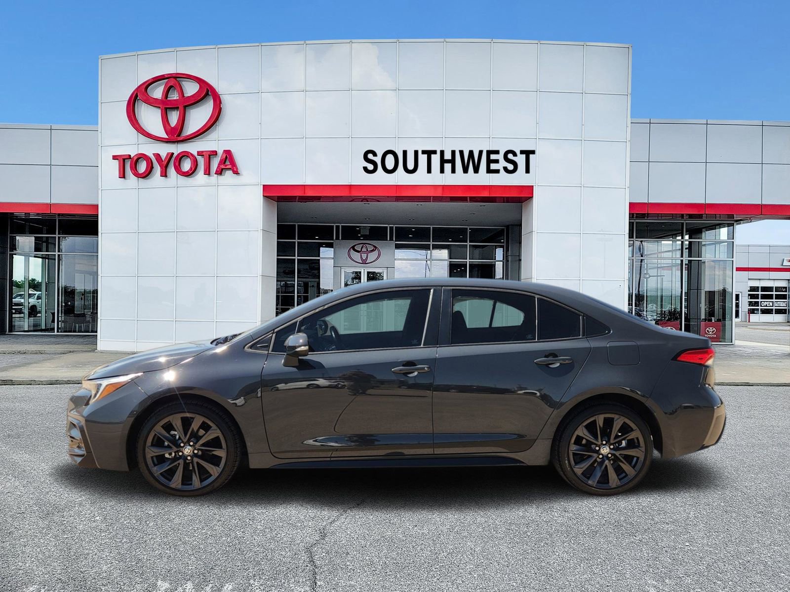 Used 2023 Toyota Corolla SE image 3