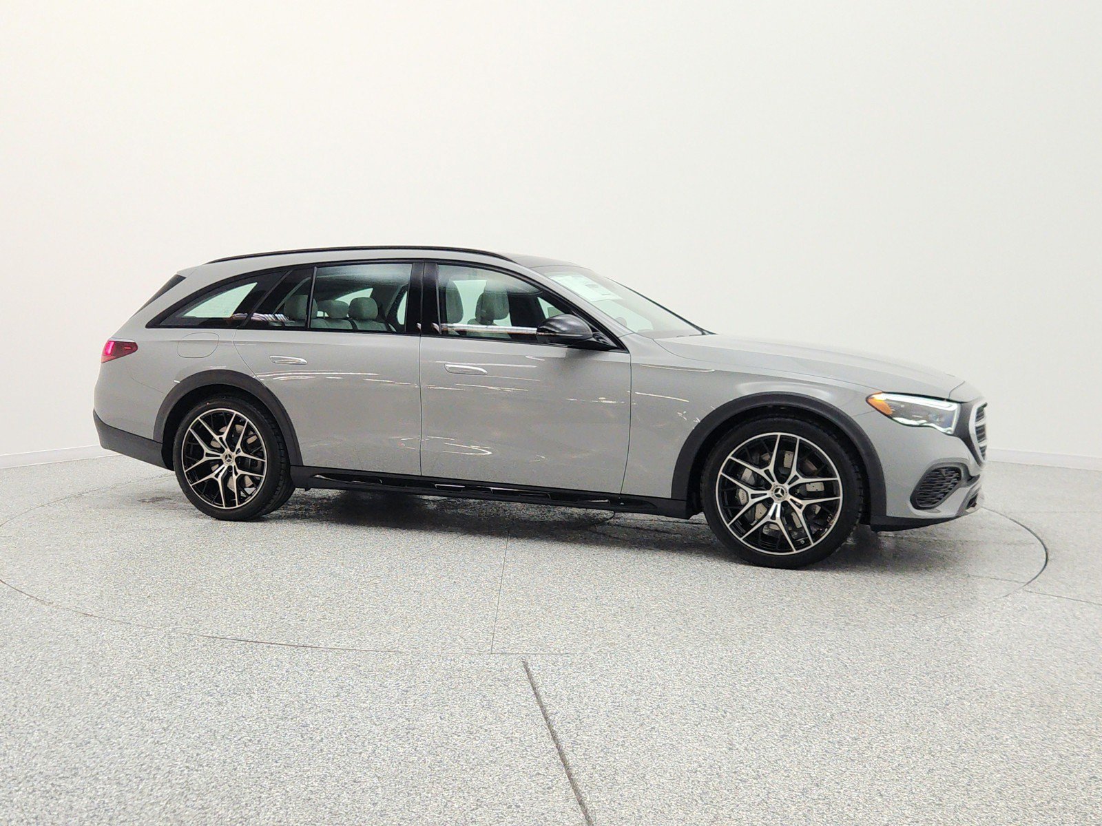 New 2026 Mercedes-Benz E 450 4MATIC All-Terrain Wagon image 4