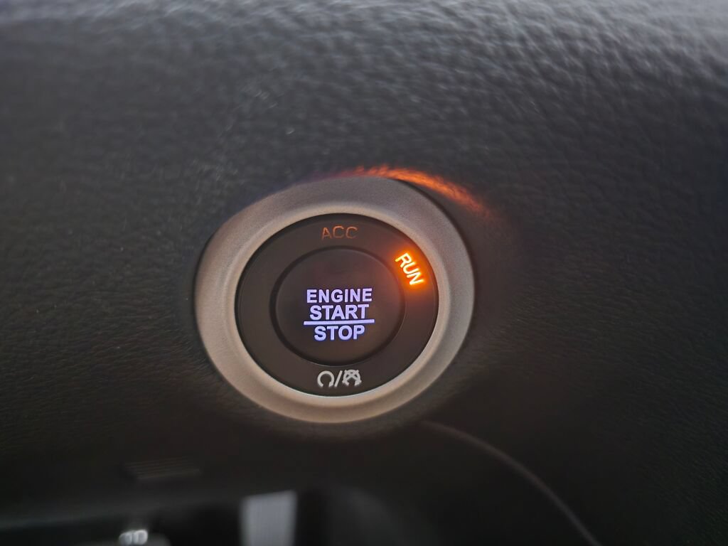 Used 2022 Chrysler Pacifica Pinnacle FWD image 24