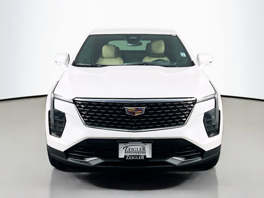 Used 2024 Cadillac XT4 Luxury image 2