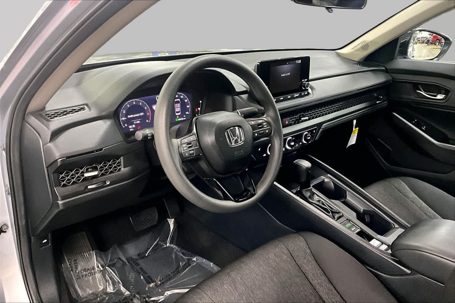 Used 2025 Honda Accord SE image 17