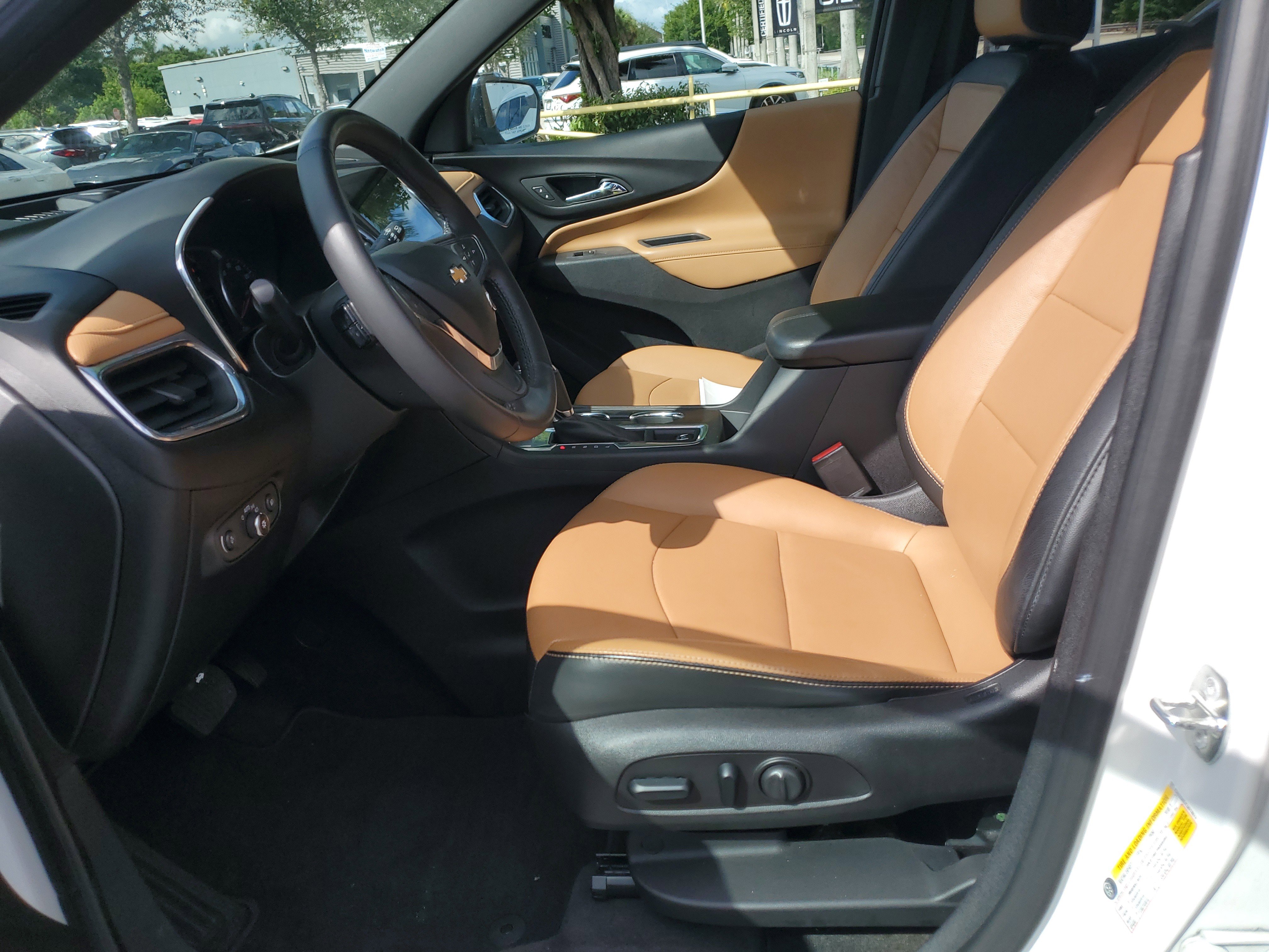 Used 2018 Chevrolet Equinox Premier FWD image 12