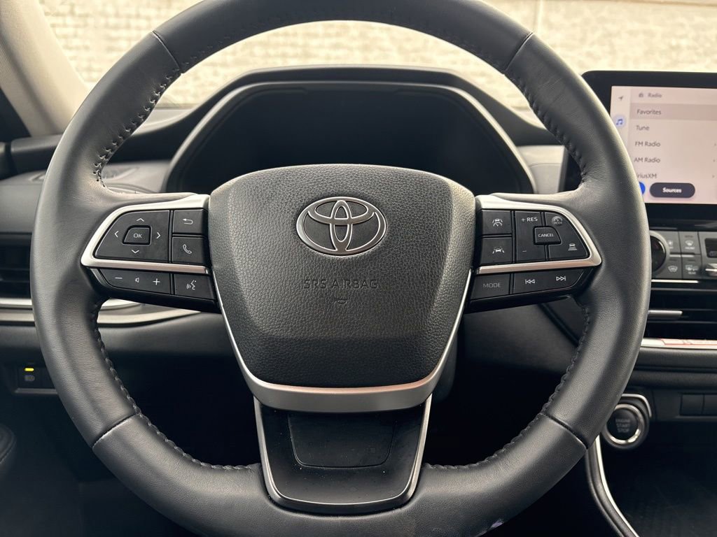 Used 2025 Toyota Grand Highlander AWD image 18