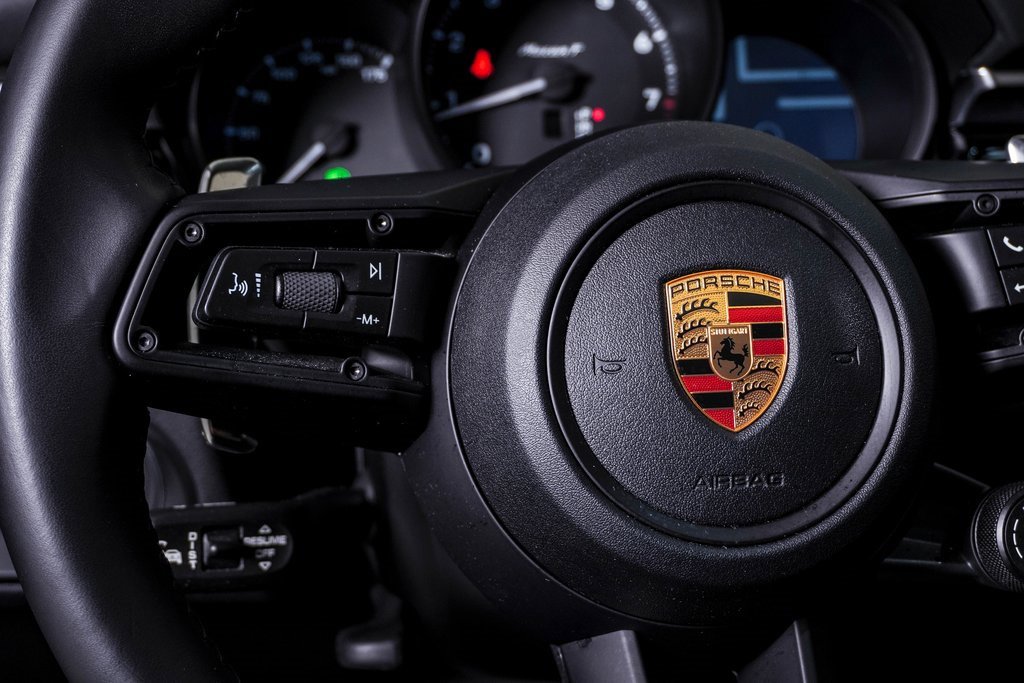 Certified 2023 Porsche Macan Turbo image 20