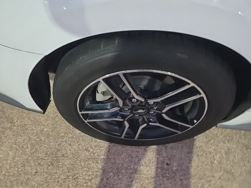 Used 2020 Ford Mustang Premium image 11