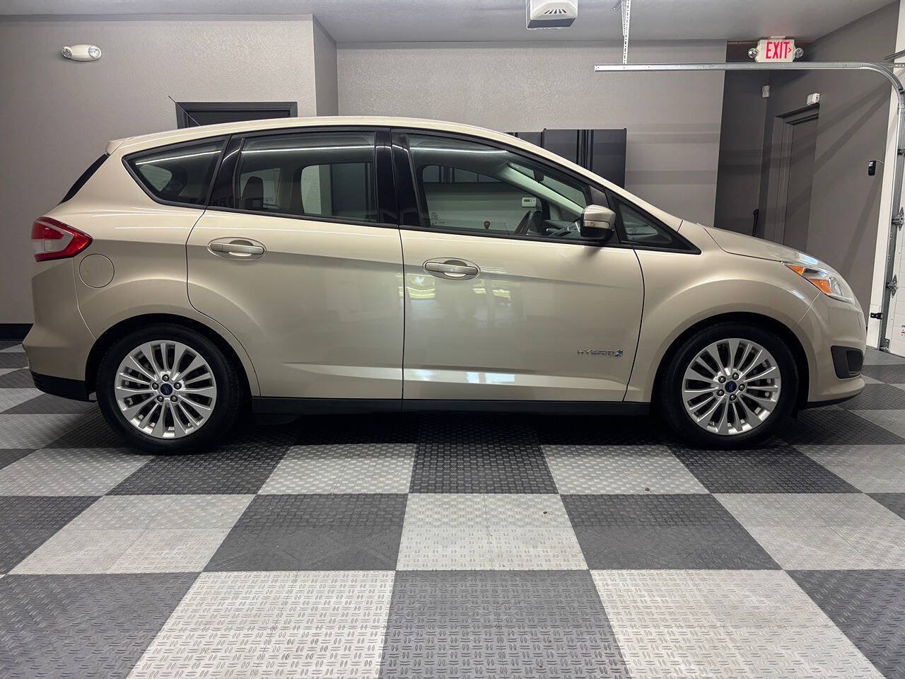 Used 2017 Ford C-MAX SE FWD image 6
