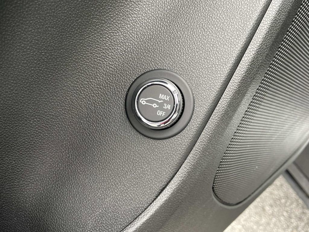 Used 2023 Chevrolet Blazer LT image 17