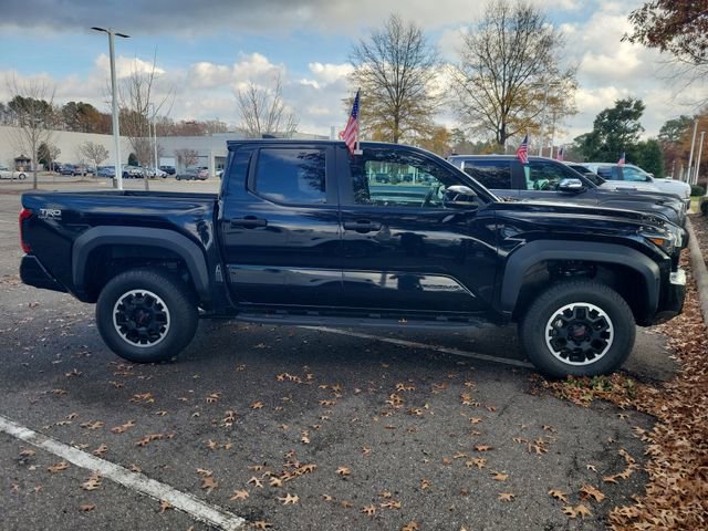 Used 2024 Toyota Tacoma TRD Off-Road image 3