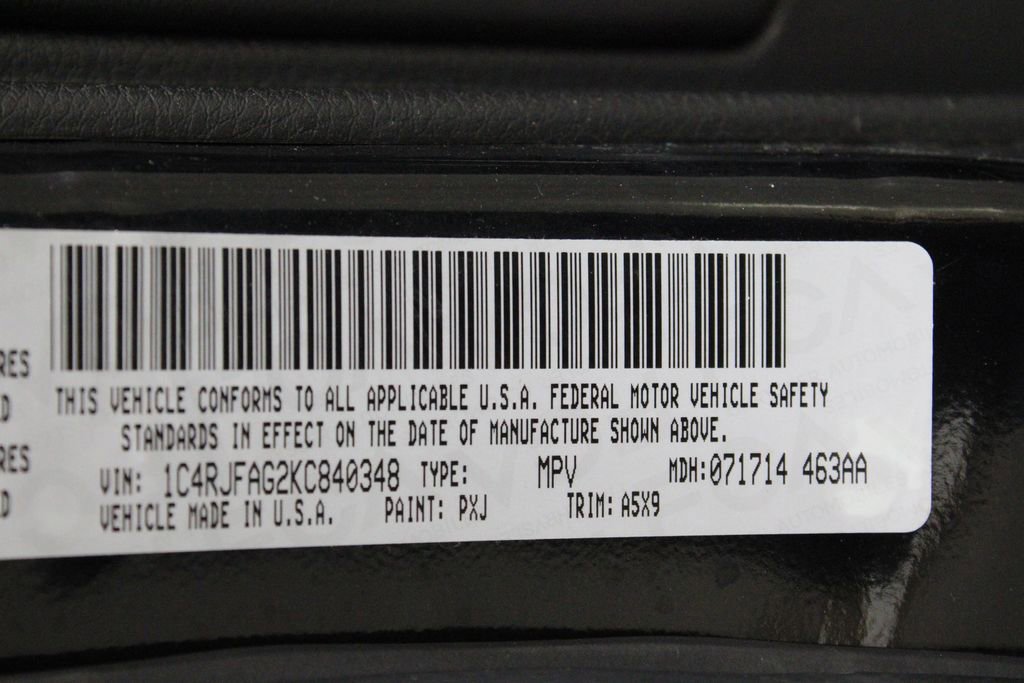 Used 2019 Jeep Grand Cherokee Laredo image 23