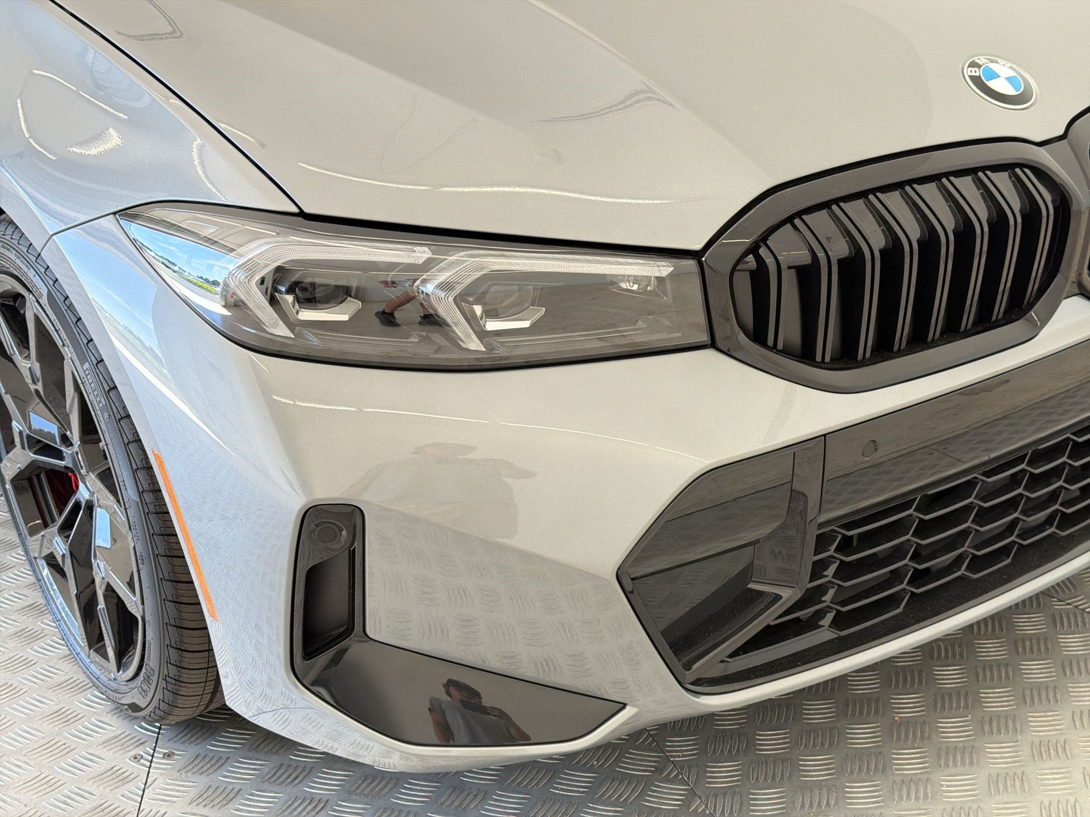 New 2026 BMW 330i xDrive Sedan w/ M Sport Package AWD/4WD image 11