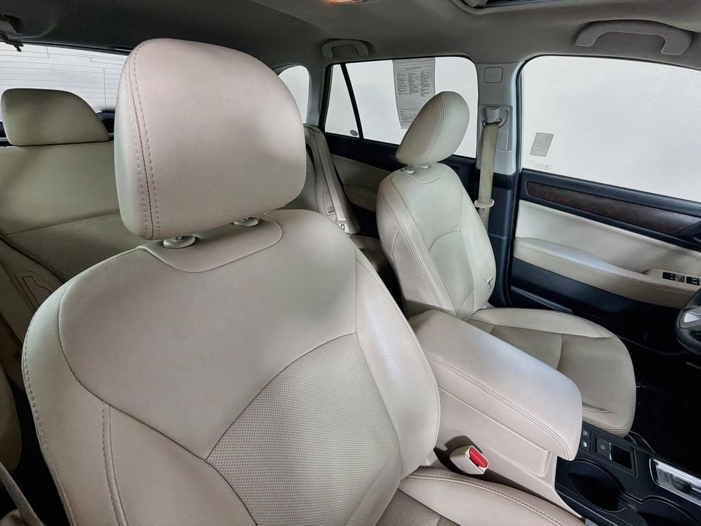 Used 2016 Subaru Outback 2.5i Limited AWD/4WD image 30