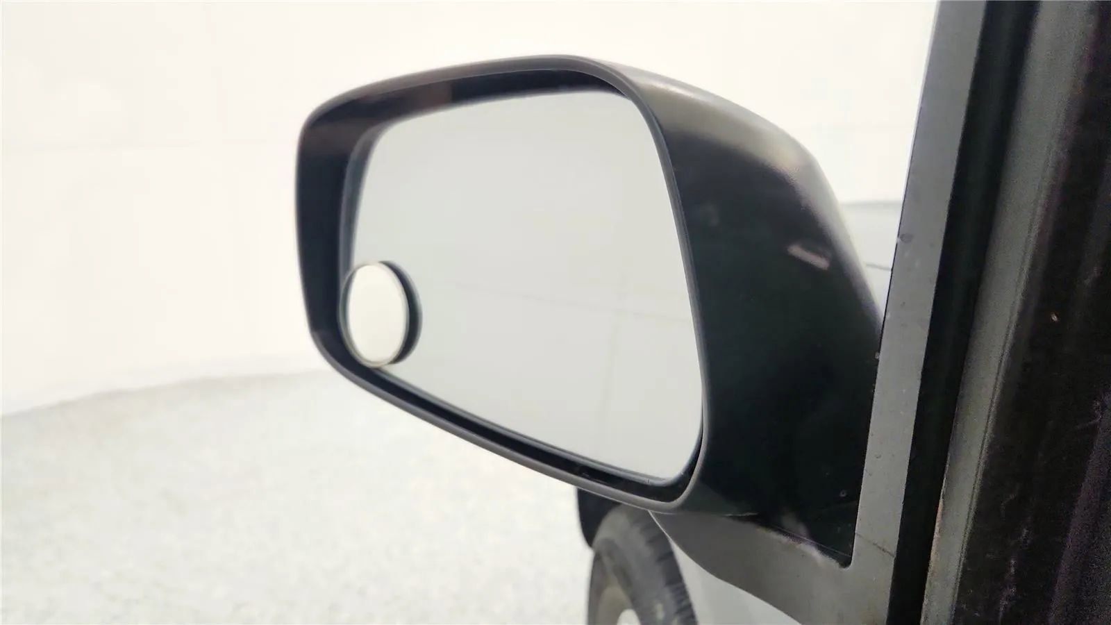 Used 2018 Nissan Frontier SV image 23