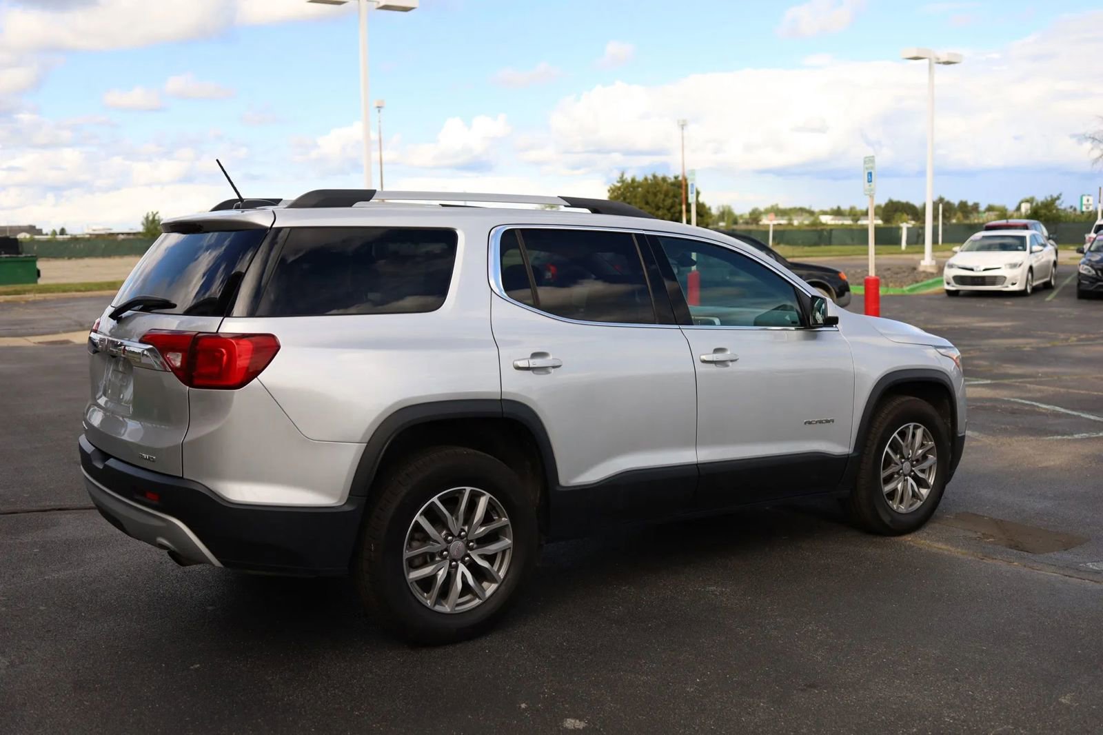 Used 2018 GMC Acadia SLE image 5