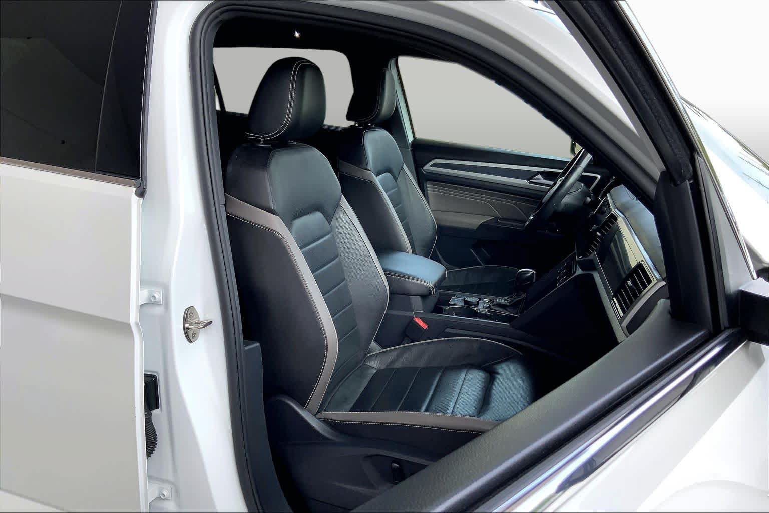 Used 2023 Volkswagen Atlas Cross Sport SEL Premium R-Line AWD/4WD image 9