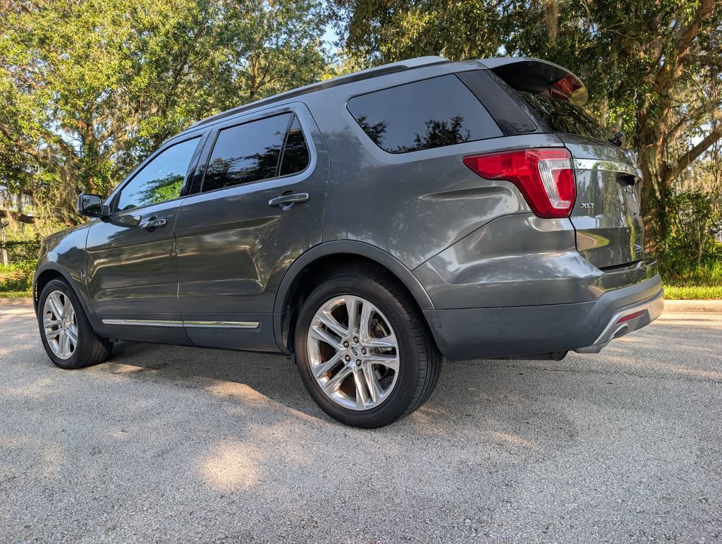 Used 2016 Ford Explorer XLT w/ Equipment Group 202A FWD image 5