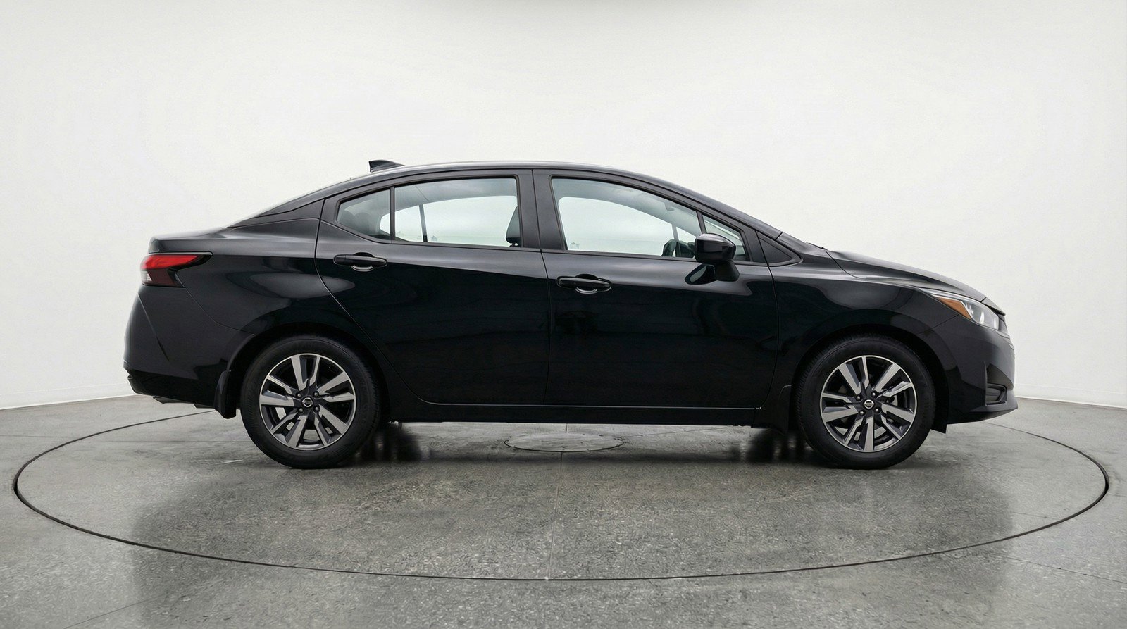 Used 2025 Nissan Versa SV FWD image 11