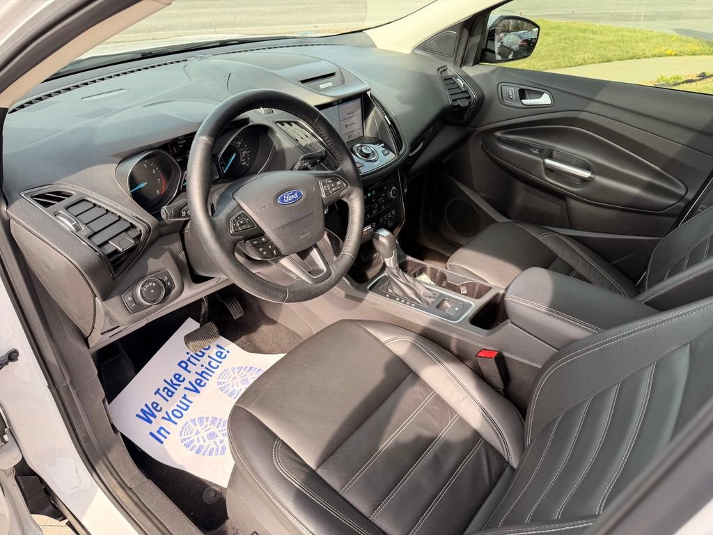 Used 2017 Ford Escape Titanium w/ Equipment Group 301A AWD/4WD image 29