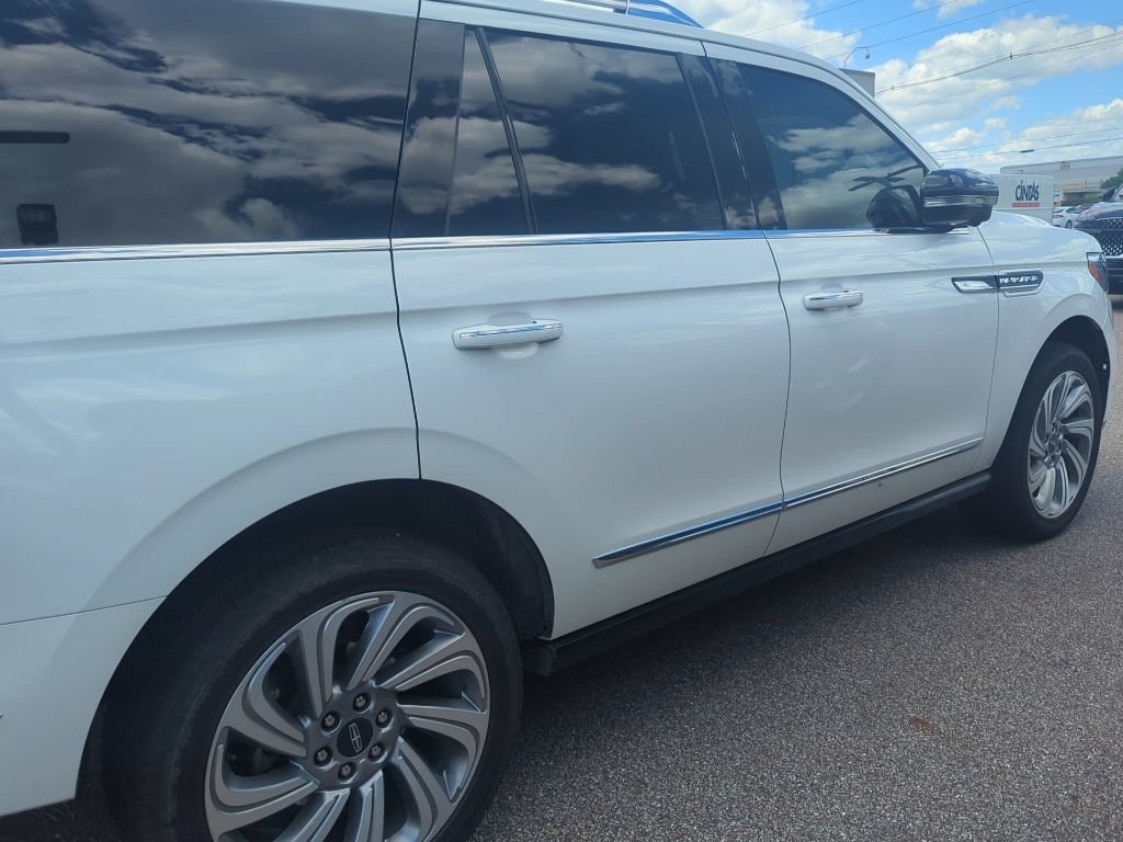 Used 2024 Lincoln Navigator Reserve AWD/4WD image 10