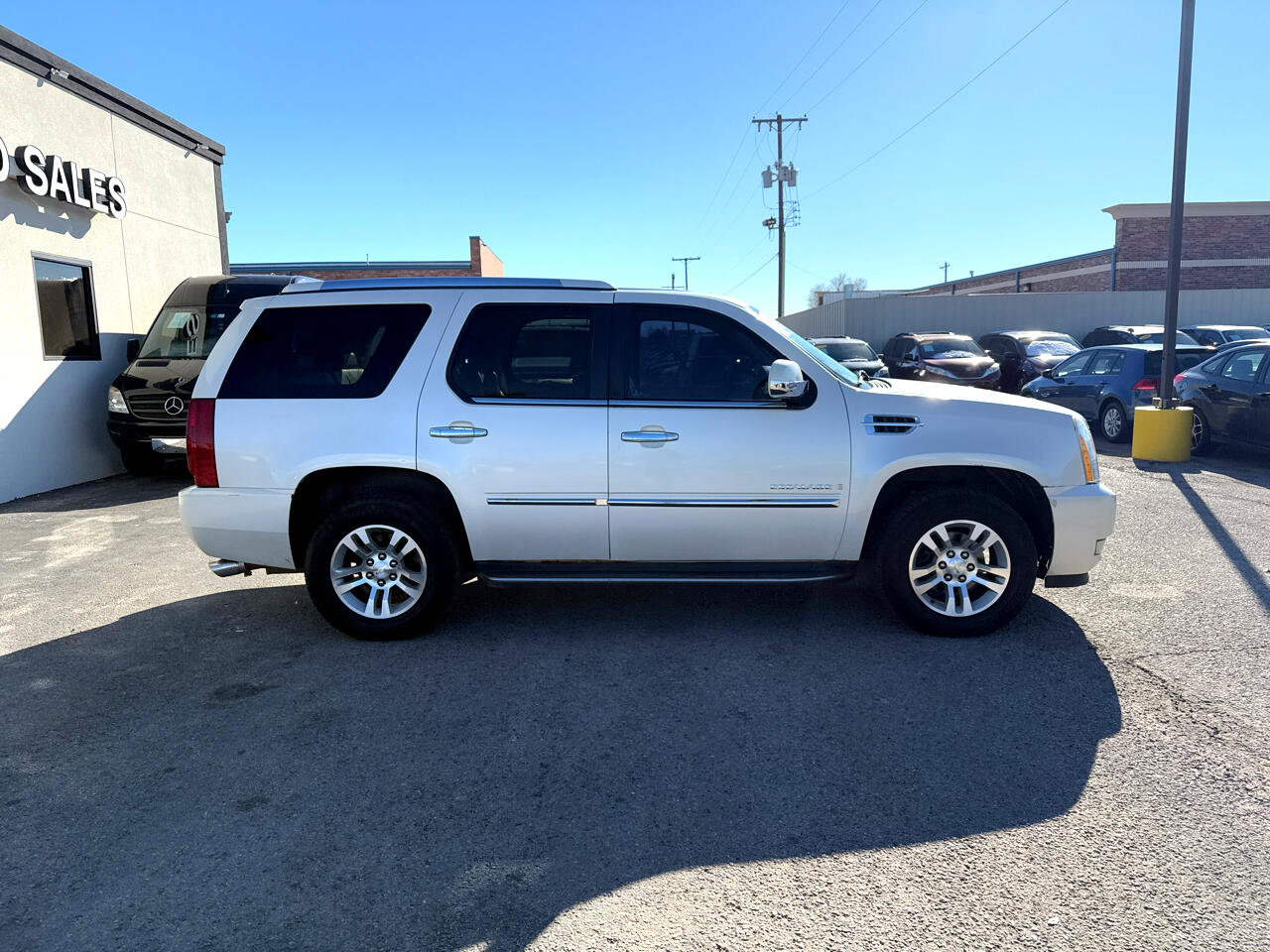 Used 2007 Cadillac Escalade AWD w/ Information Package image 5