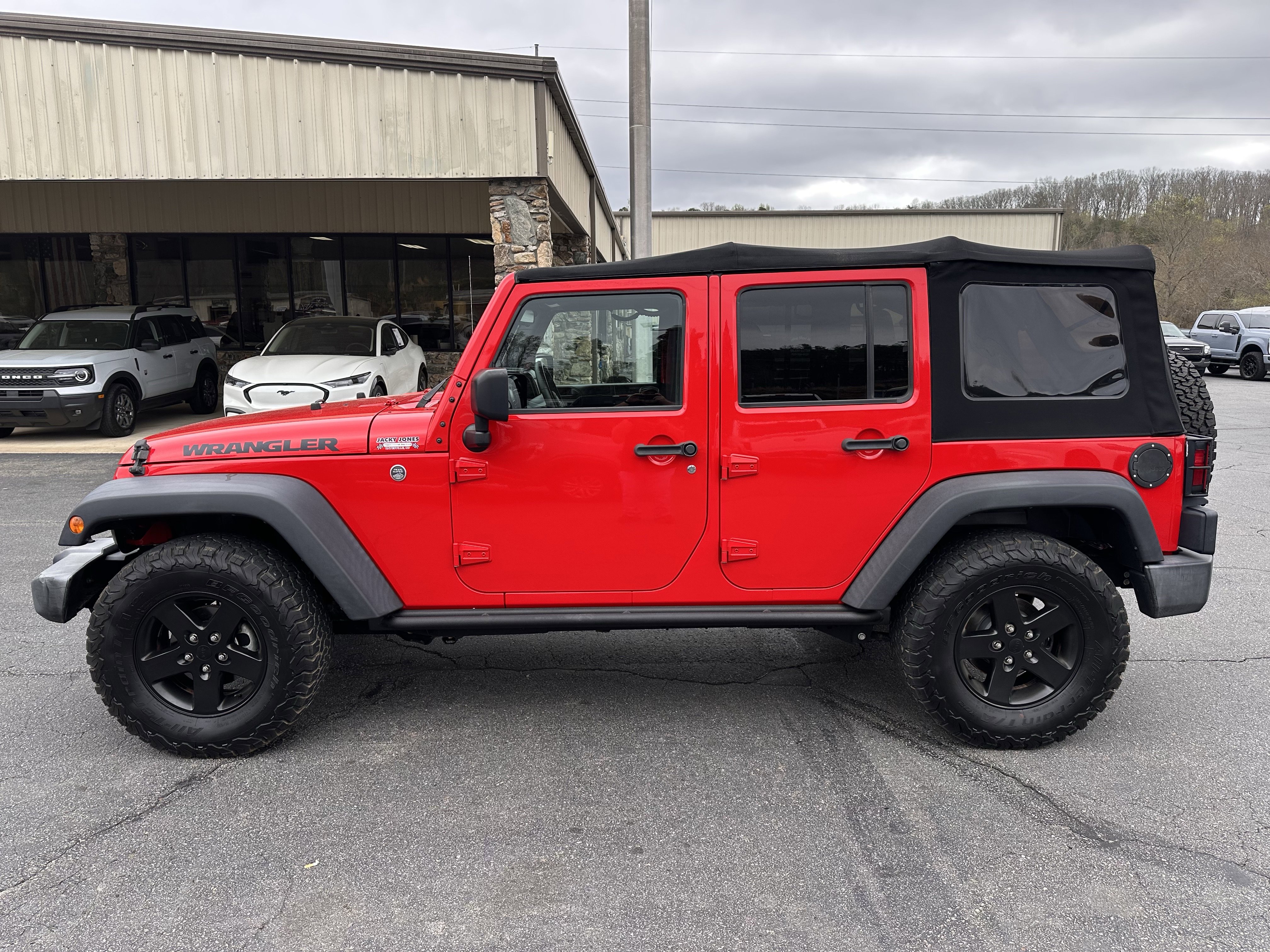 Used 2016 Jeep Wrangler Unlimited Sport image 1
