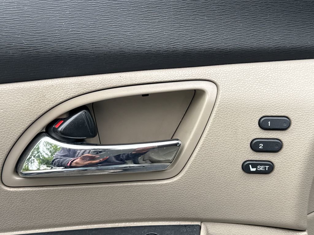 Used 2015 Honda Odyssey Touring Elite image 14