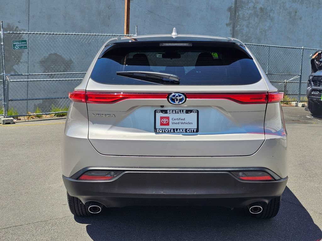 Certified 2023 Toyota Venza LE AWD/4WD image 6