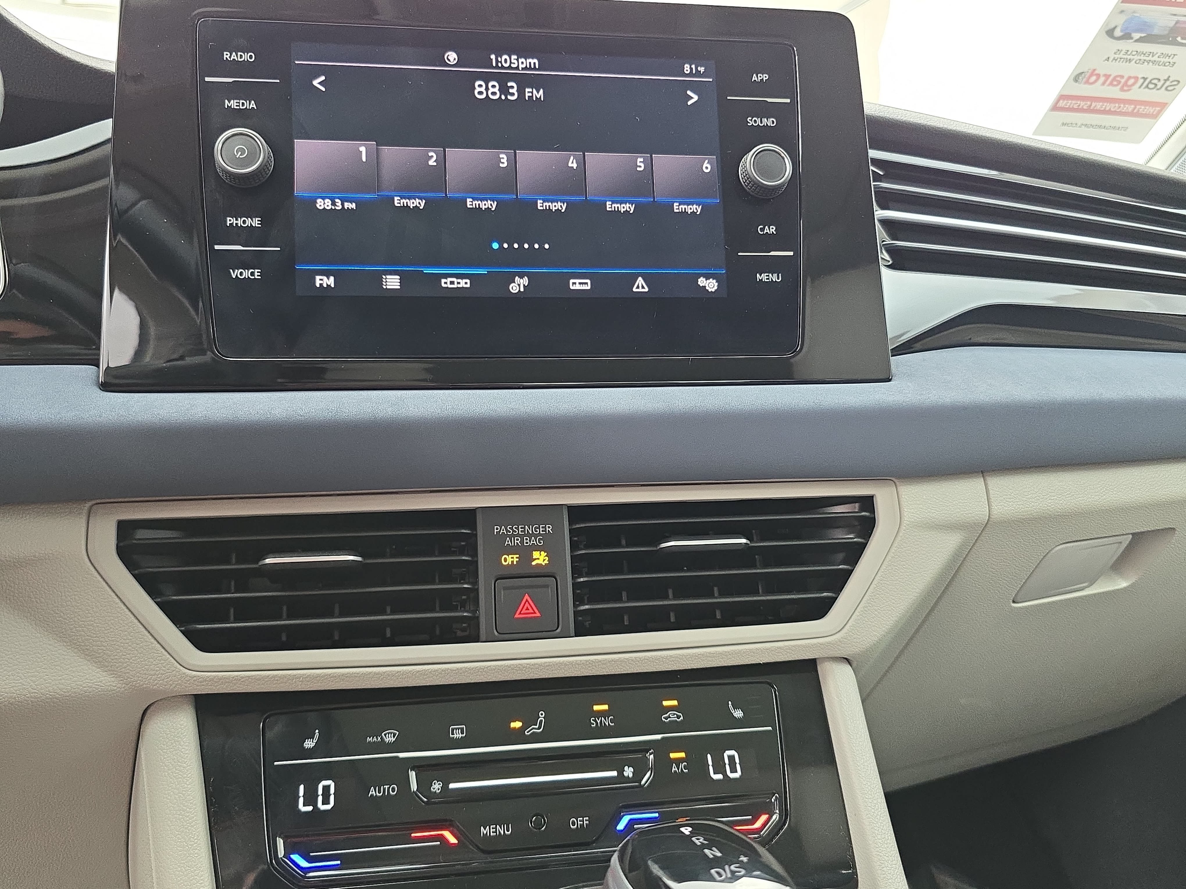 Certified 2025 Volkswagen Jetta SE w/ Sunroof Package FWD image 19